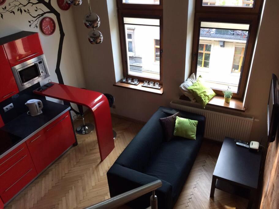 In The Center -easy Access From The Airport Apartment